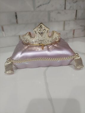 Disney princess Aurora crown candle holder by bath and body works.